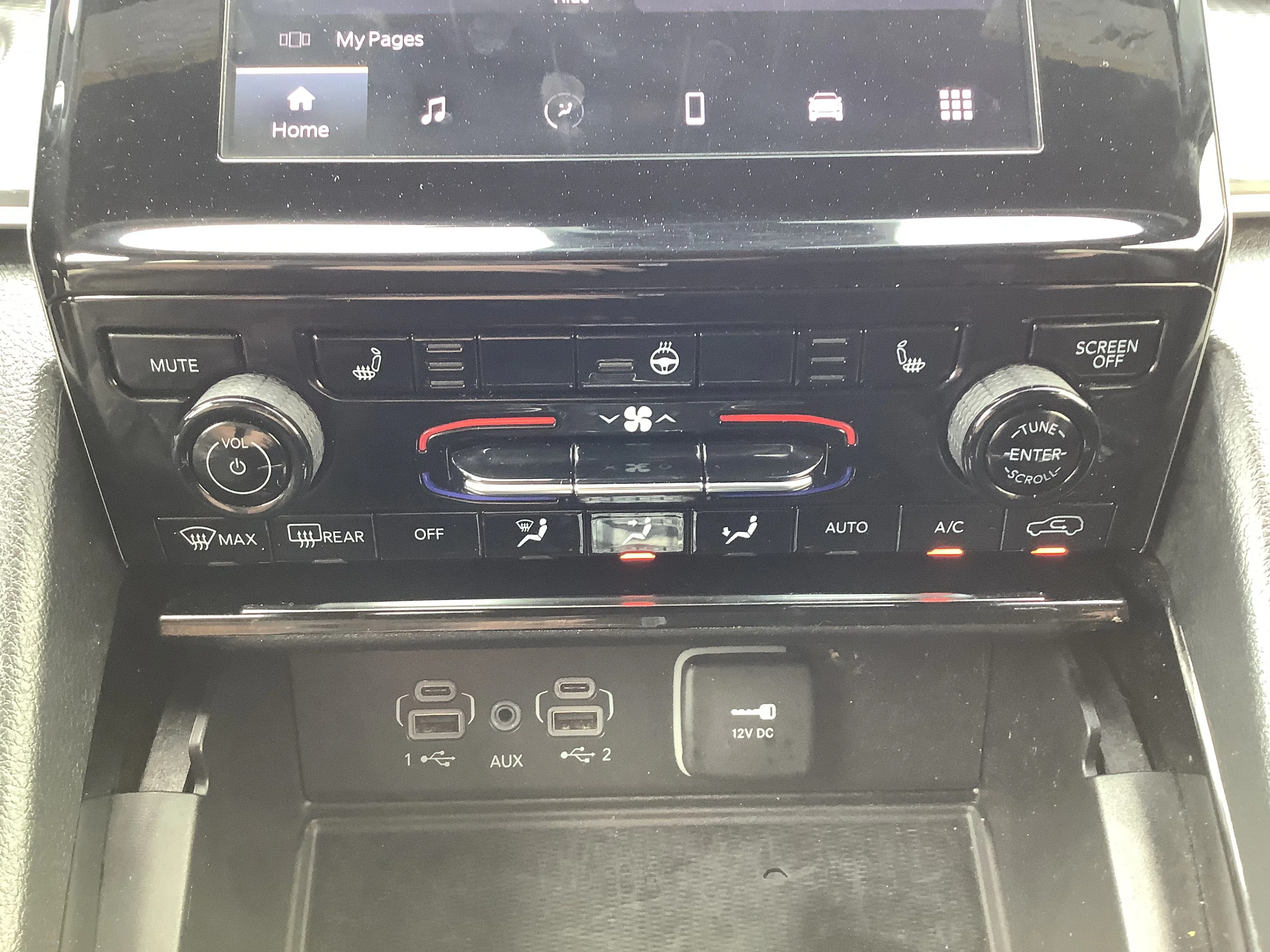 Used 2023 Red Jeep Altitude image 20