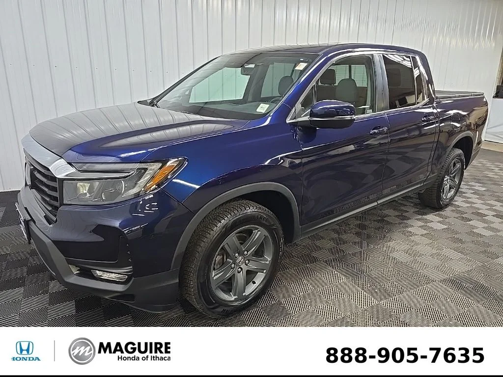 Used 2023 Obsidian Blue Pearl Honda RTL image 9