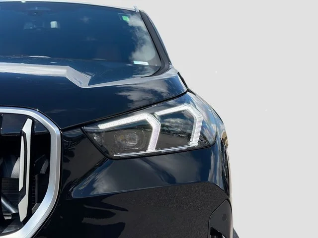 New 2026 Jet Black BMW xDrive28i image 10