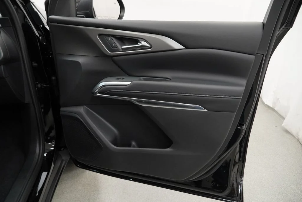 New 2027 Mosaic Black Metallic Chevrolet LT image 27