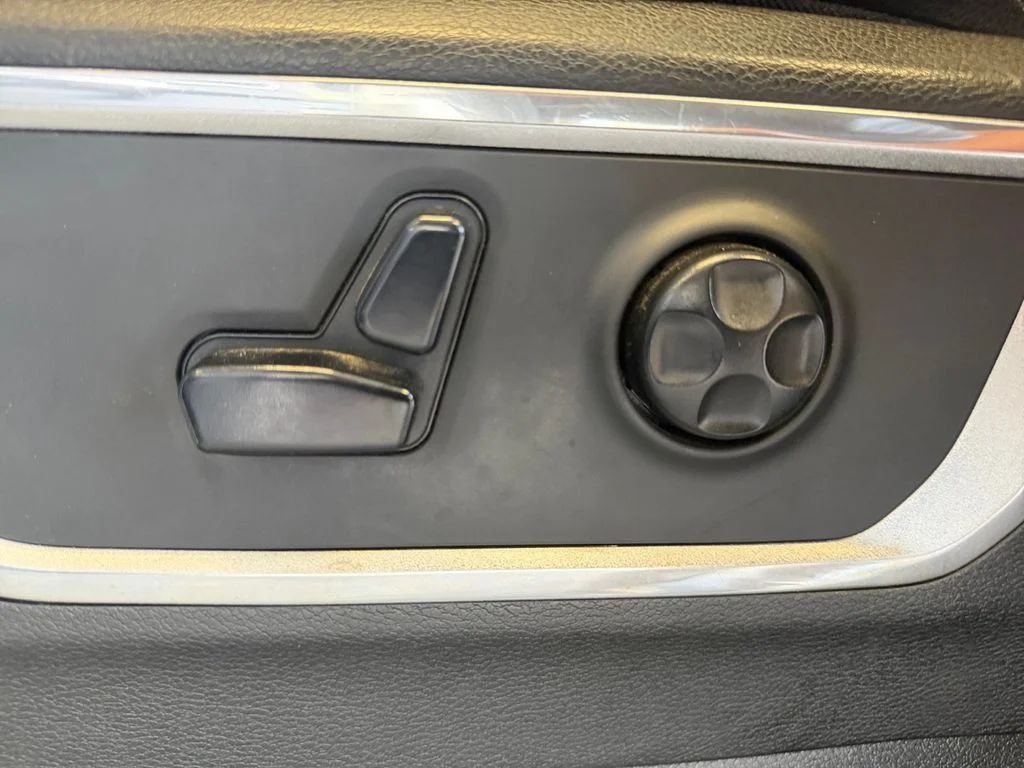 Used 2020 White Ram Laramie image 28