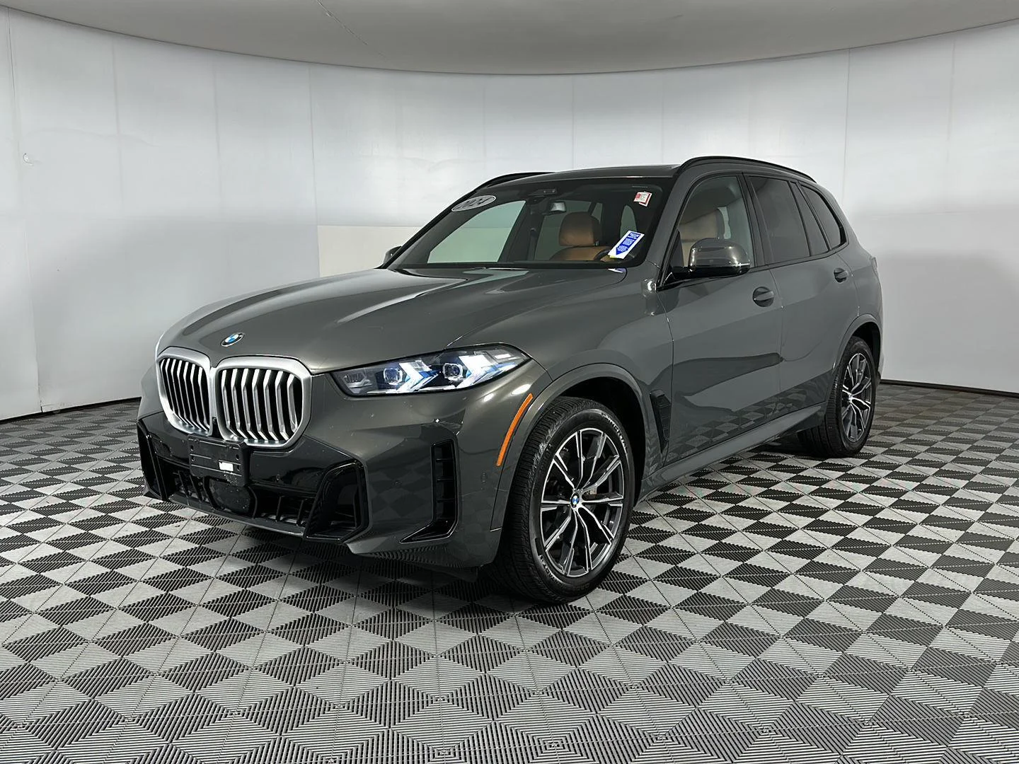 Used 2024 Dravit Grey Metallic BMW xDrive40i image 3