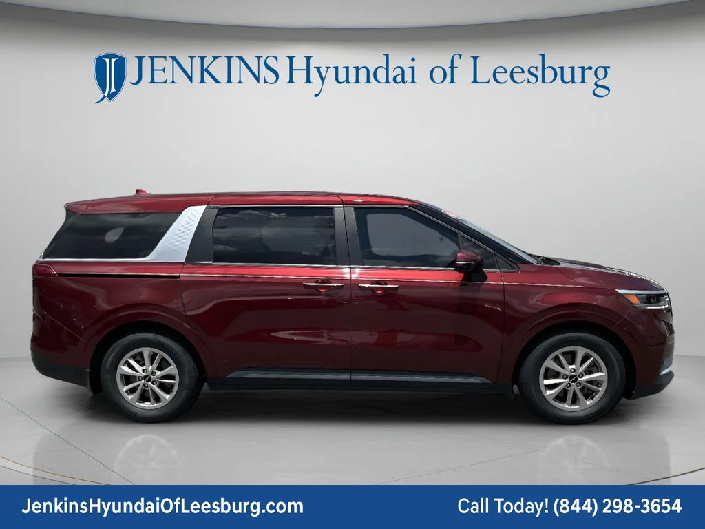 Used 2024 Red Kia LX image 3