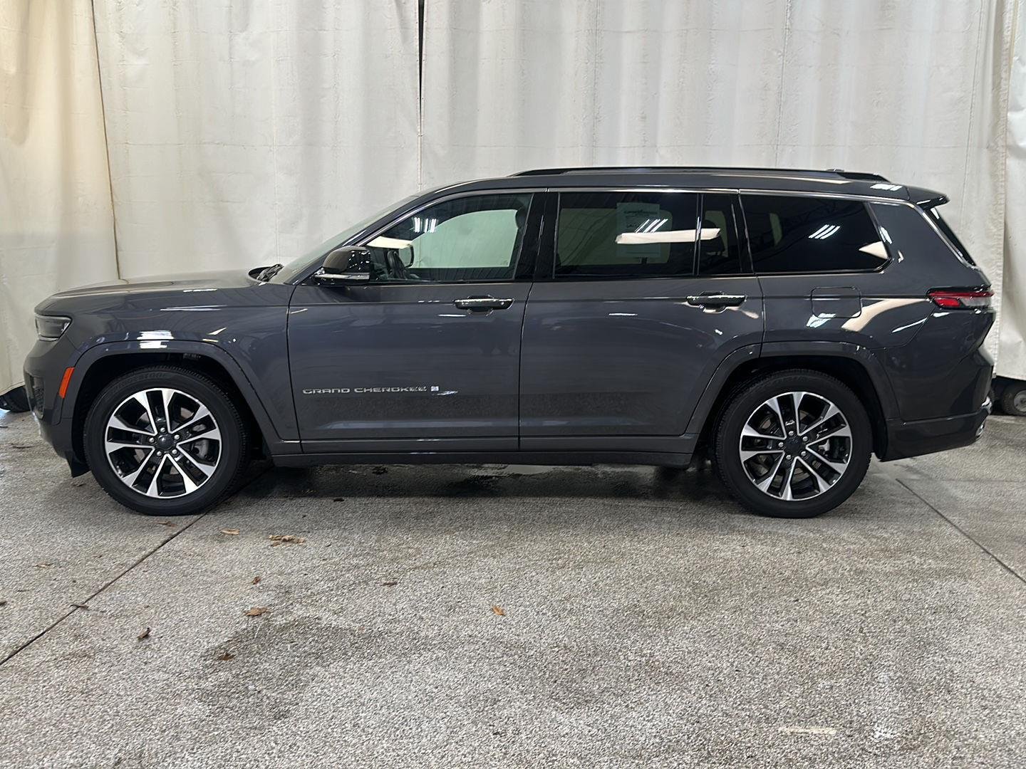 Used 2022 Jeep Grand Cherokee L Overland with VIN 1C4RJKDG5N8598649 for sale in Waconia, Minnesota