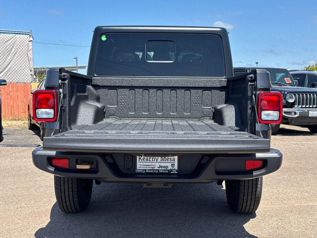 New 2026 Granite Crystal Metallic Clear-Coat Exterior Paint Jeep 85th Anniversary Edition image 6
