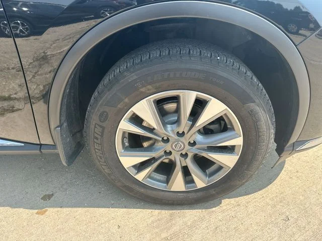 Used 2018 Black Nissan SL image 49