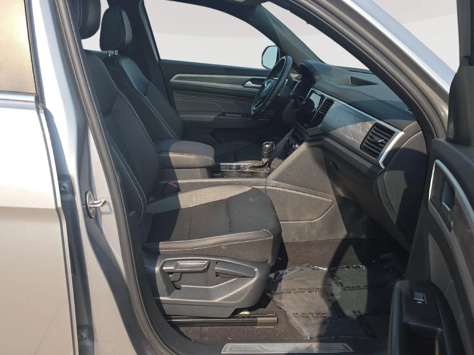 Used 2023 Silver Volkswagen 2.0T SE w/Technology image 13