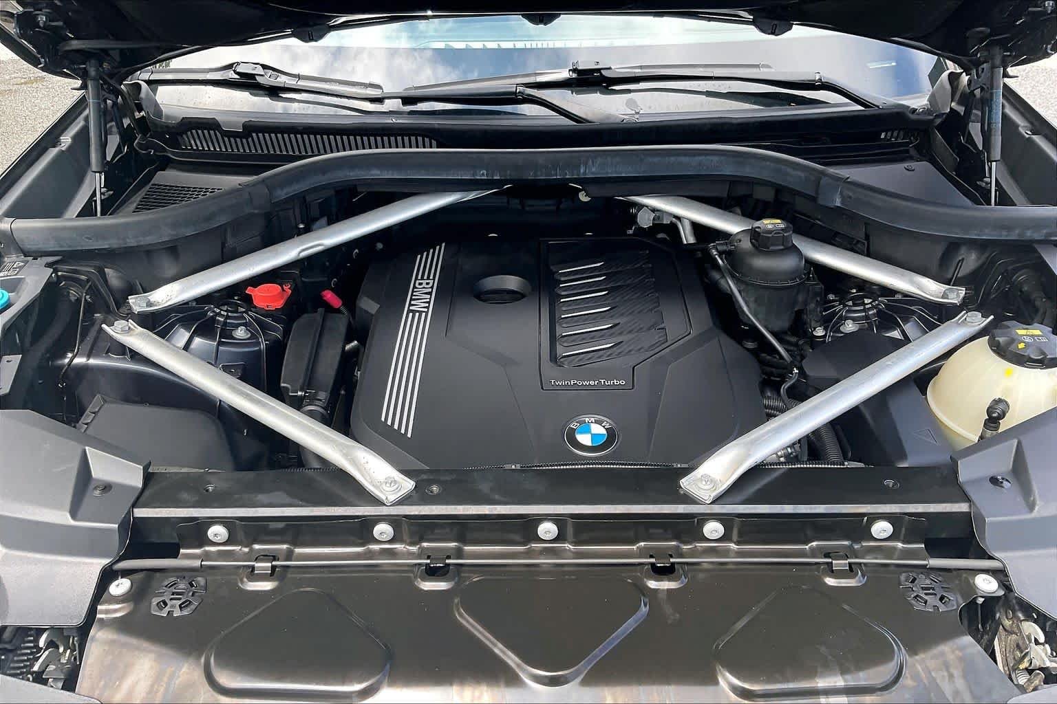 Used 2019 Arctic Gray Metallic BMW xDrive40i image 33