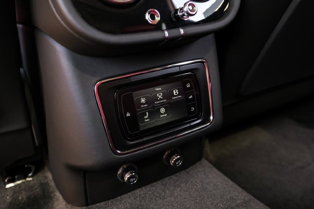 Used 2019 Black Crystal over Cricket Ball Bentley V8 image 55