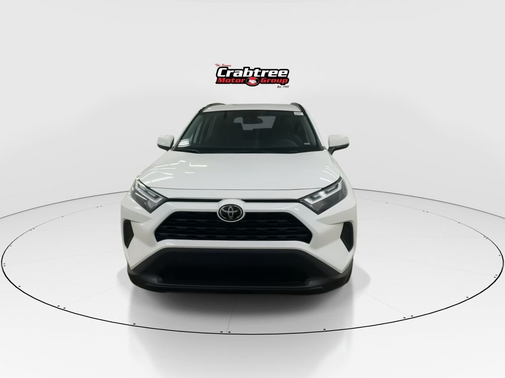 Used 2025 White Toyota XLE image 3
