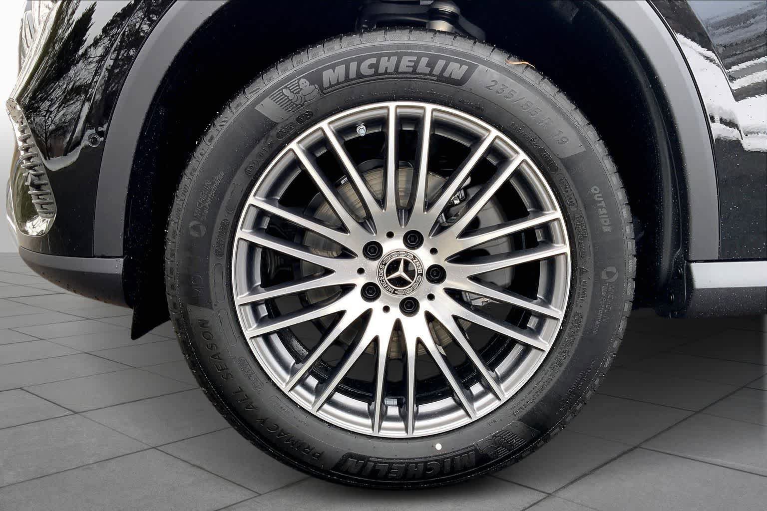 New 2026 Black Mercedes-Benz GLC 300 image 15