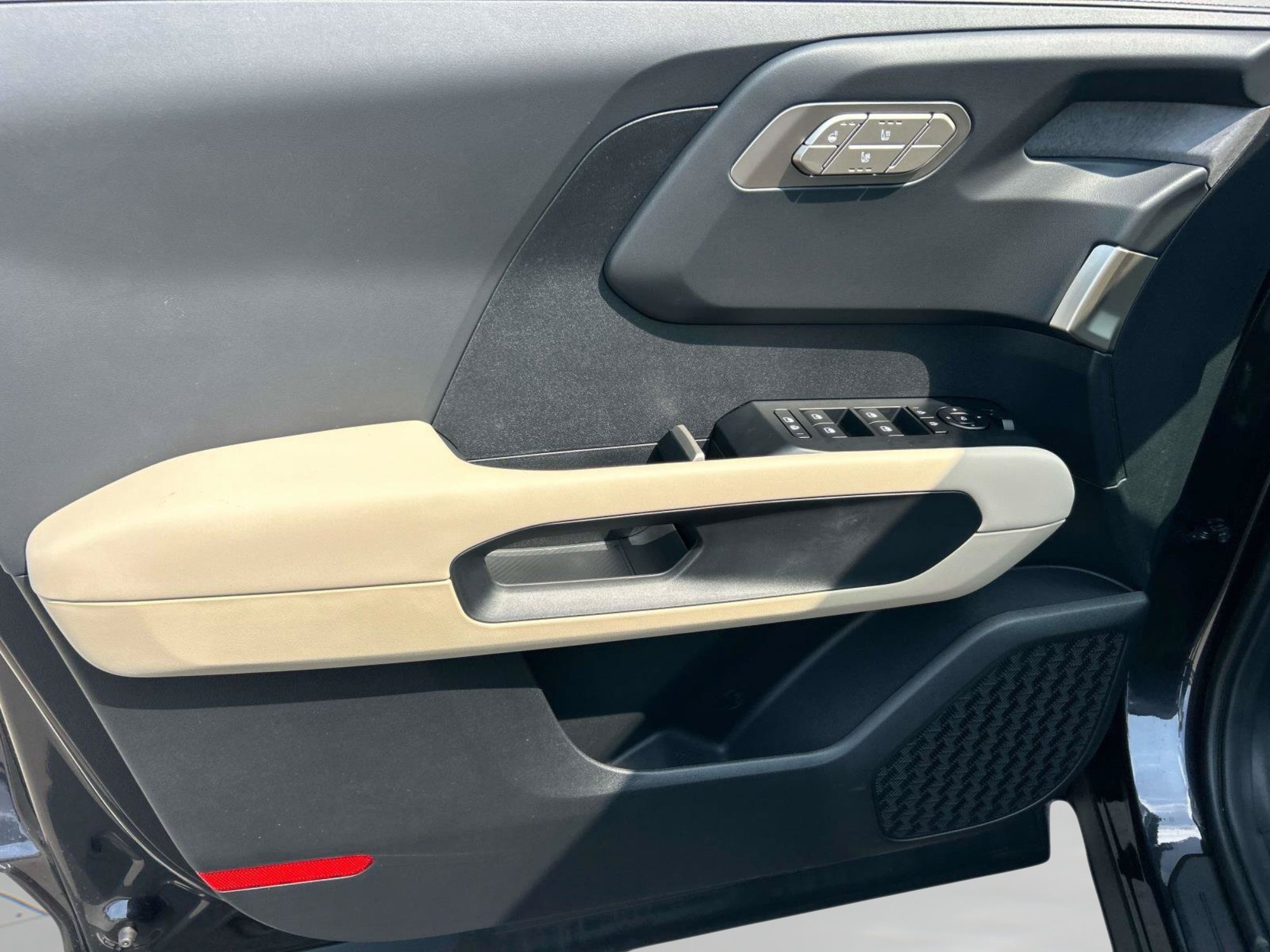 New 2027 Panthera Metal Kia EX image 19
