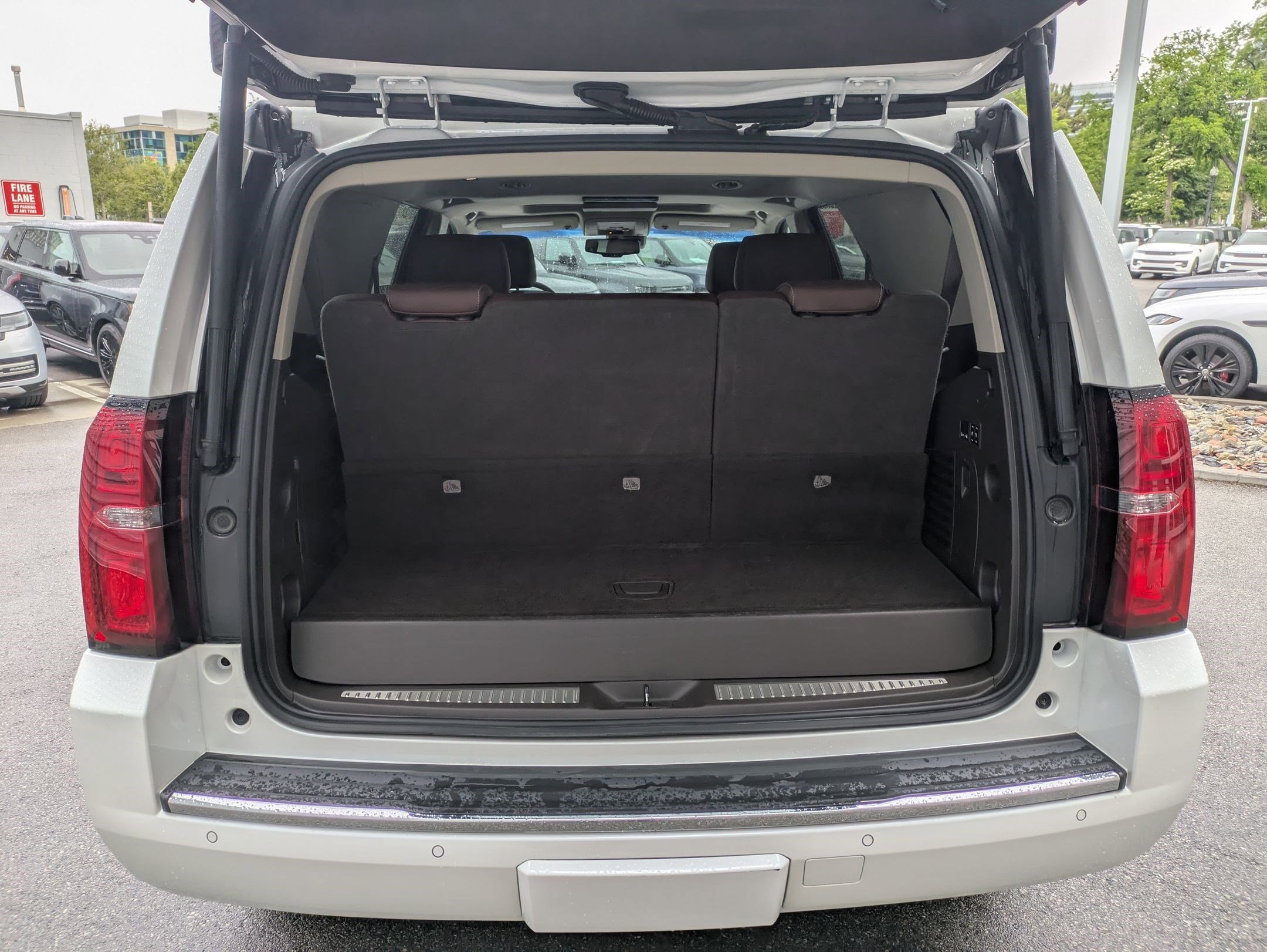 Used 2018 Iridescent Pearl Tricoat Chevrolet Premier image 27