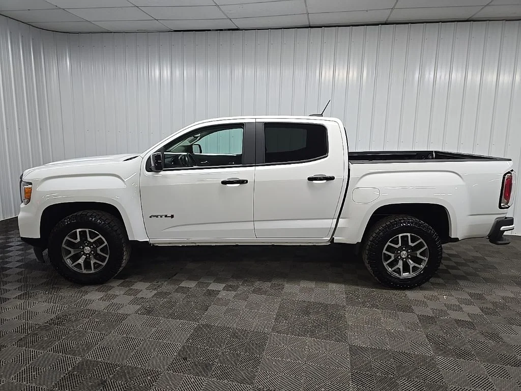Used 2022 White GMC AT4 w/Leather image 5
