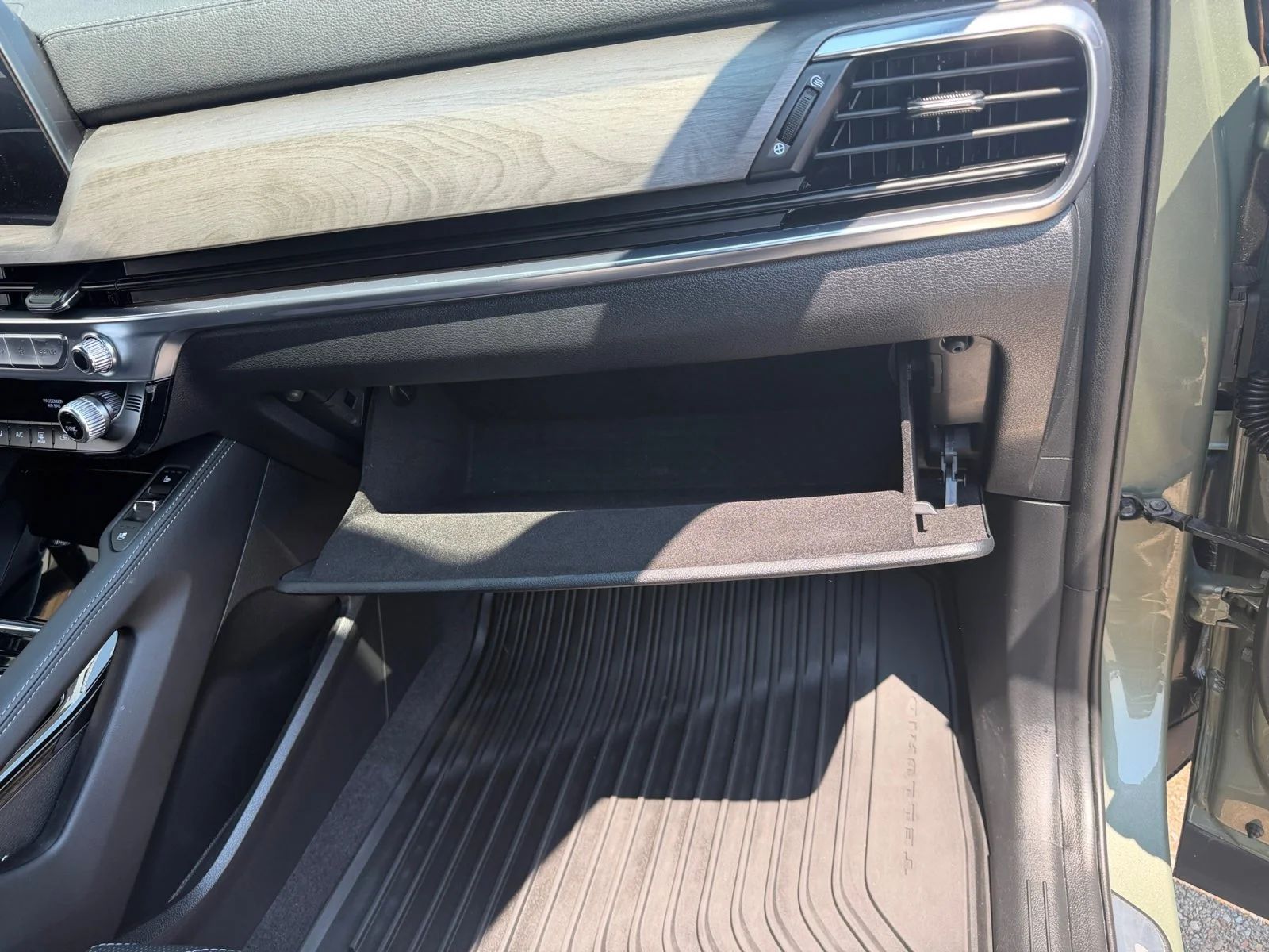 Used 2025 Jungle Green Kia SX-Prestige X-Line image 32