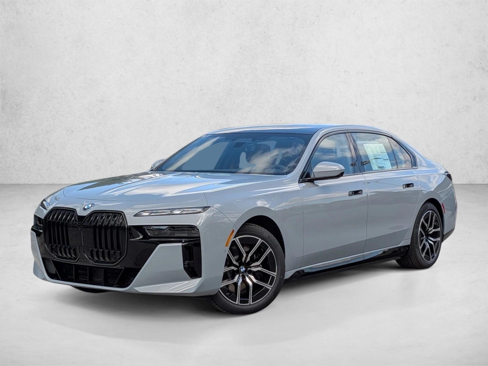 Used 2026 Brooklyn Grey Metallic BMW xDrive60 image 1