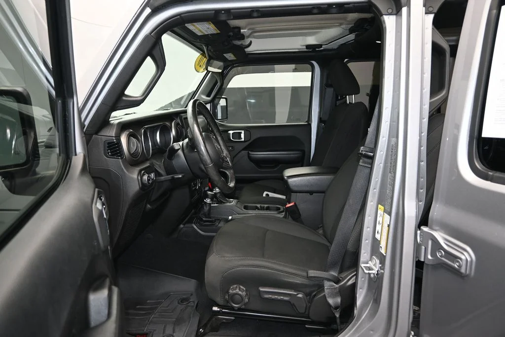 Used 2020 Billet Silver Metallic Clearcoat Jeep Sport image 16