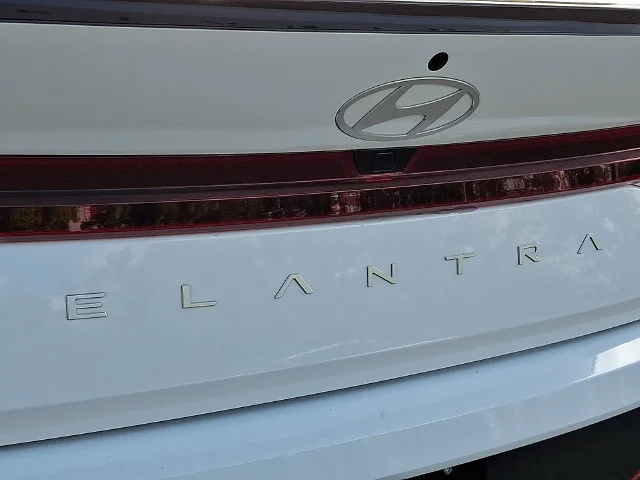 New 2026 White Hyundai SEL Sport image 19