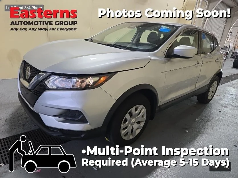 Used 2020 Silver Nissan S image 1