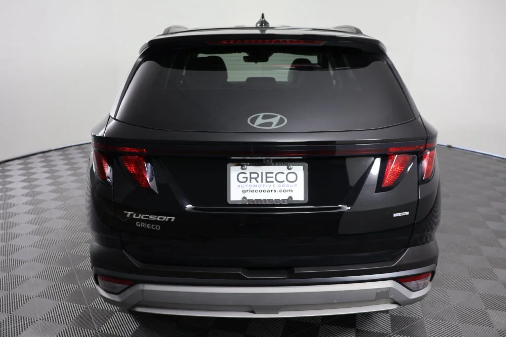 Used 2025 Phantom Black Hyundai SEL image 7