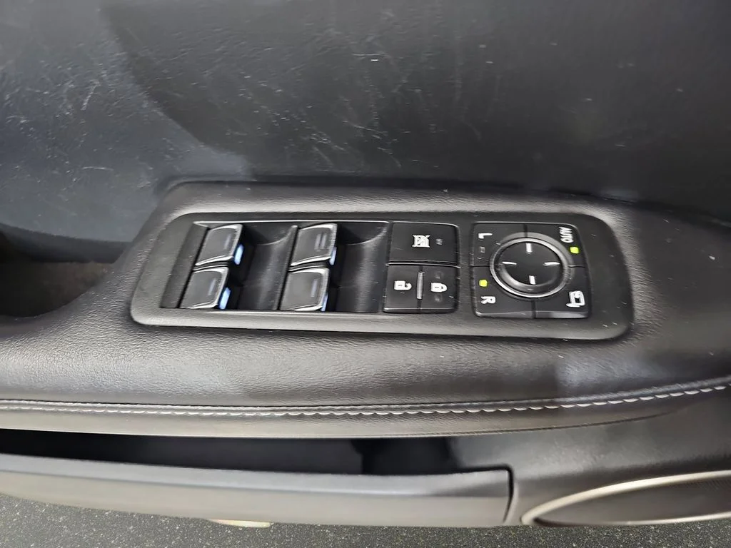 Used 2018 Red Lexus 350 image 31
