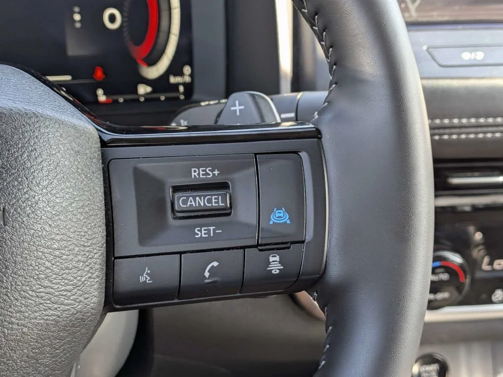Used 2026 Blue Nissan SL image 21