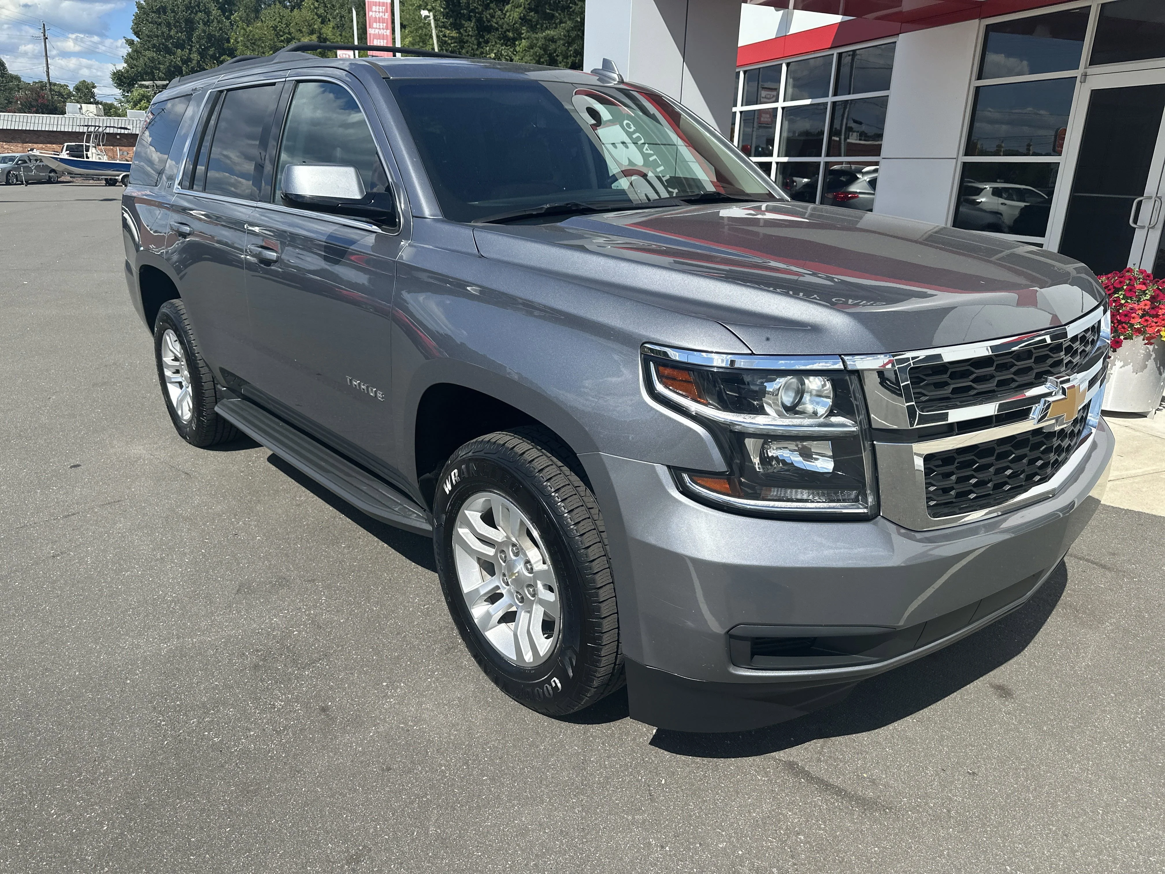 2020 Chevrolet Tahoe LT - Photo 2