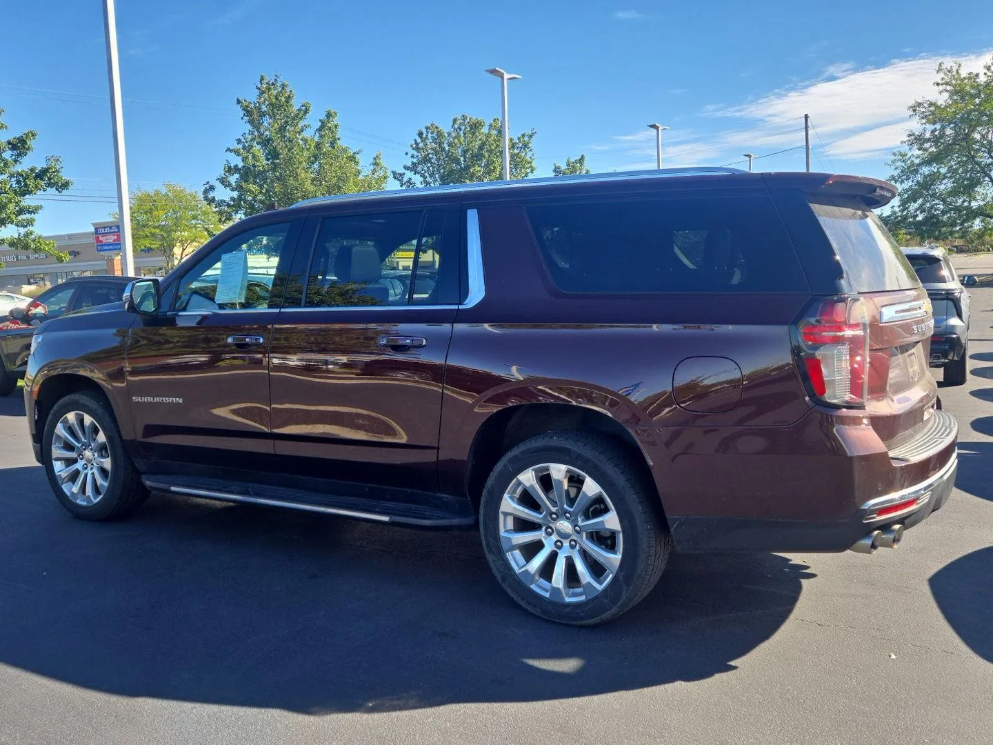 Used 2023 Auburn Metallic Chevrolet Premier image 4
