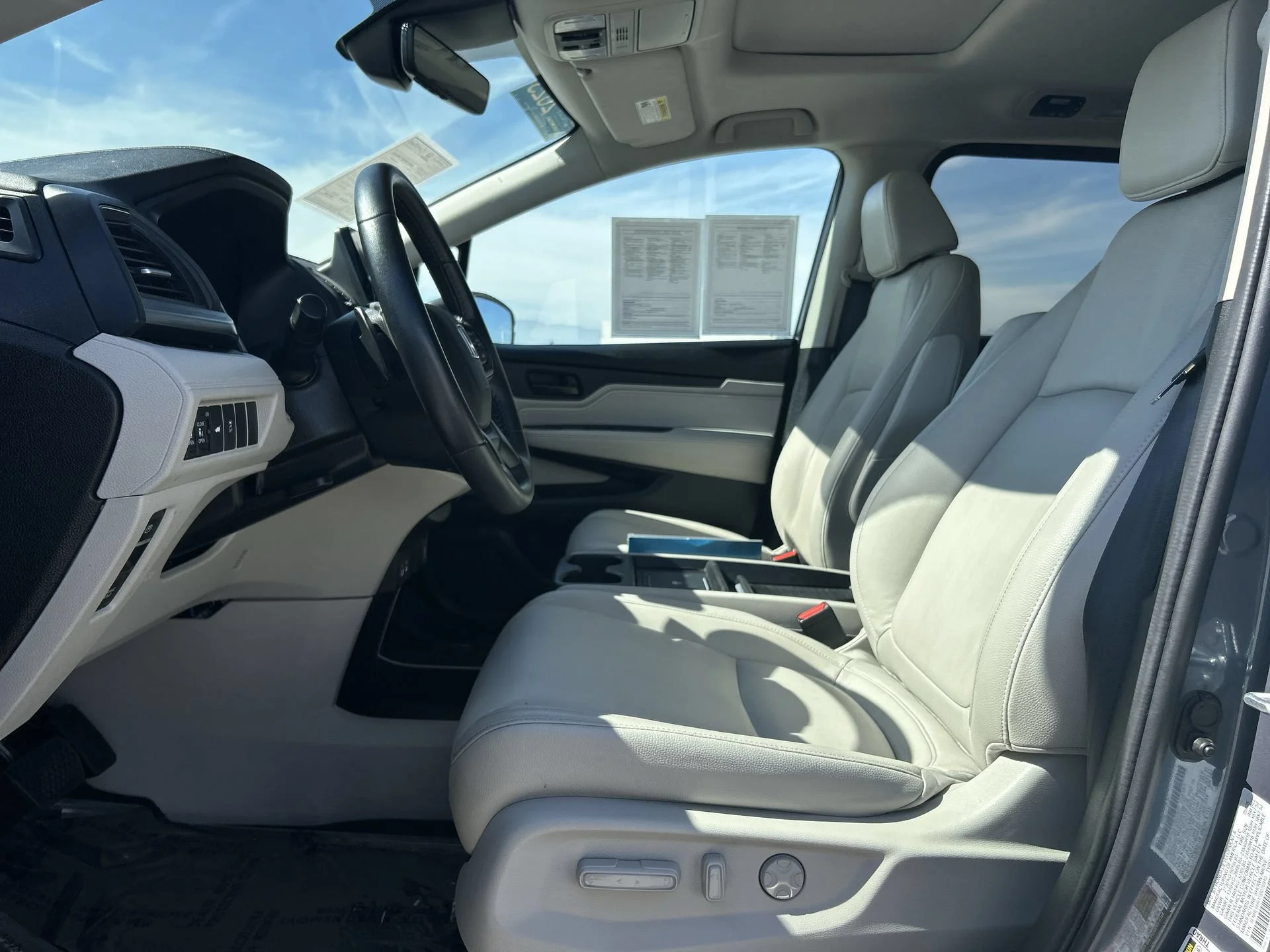 2025 Honda Odyssey EX-L - Photo 40