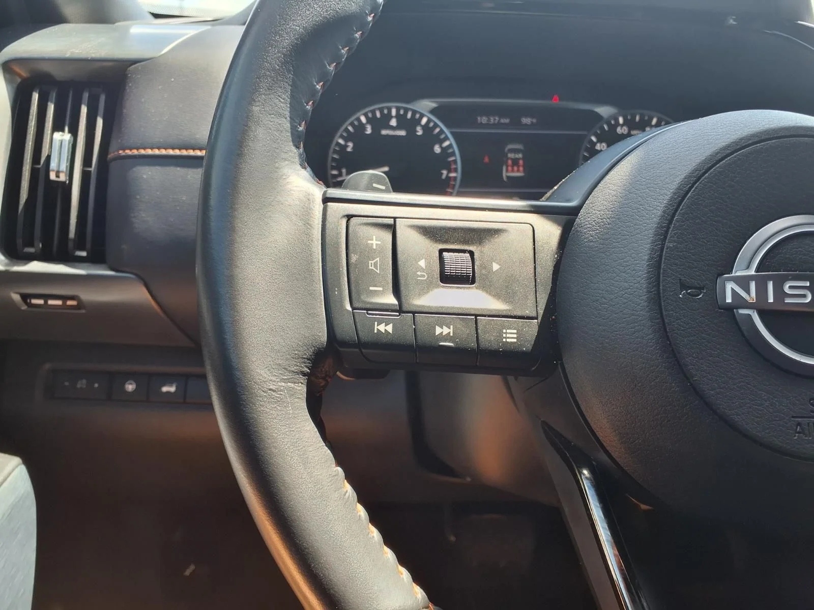 Used 2025 Gray Nissan Rock Creek image 17