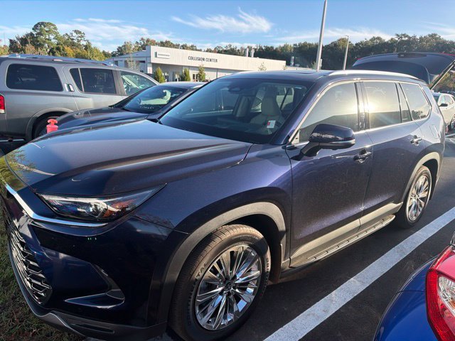 Used 2025  Toyota Platinum image 19