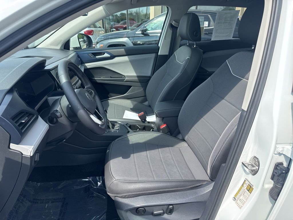 Used 2024 White Volkswagen 1.5T SE image 18