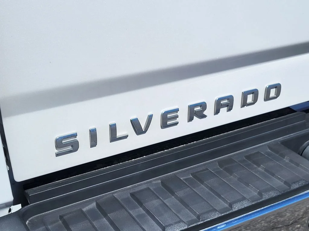 Used 2019 IRIDESCENT PEARL TRICOAT Chevrolet LTZ image 8