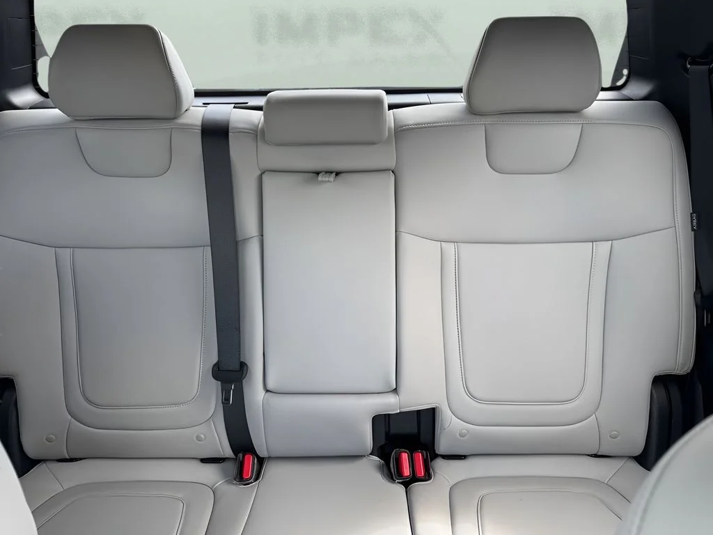 Used 2025 Gray Hyundai SEL image 11