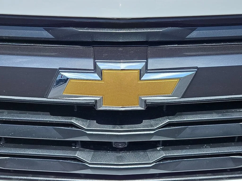 New 2026 Summit White Chevrolet LT image 22