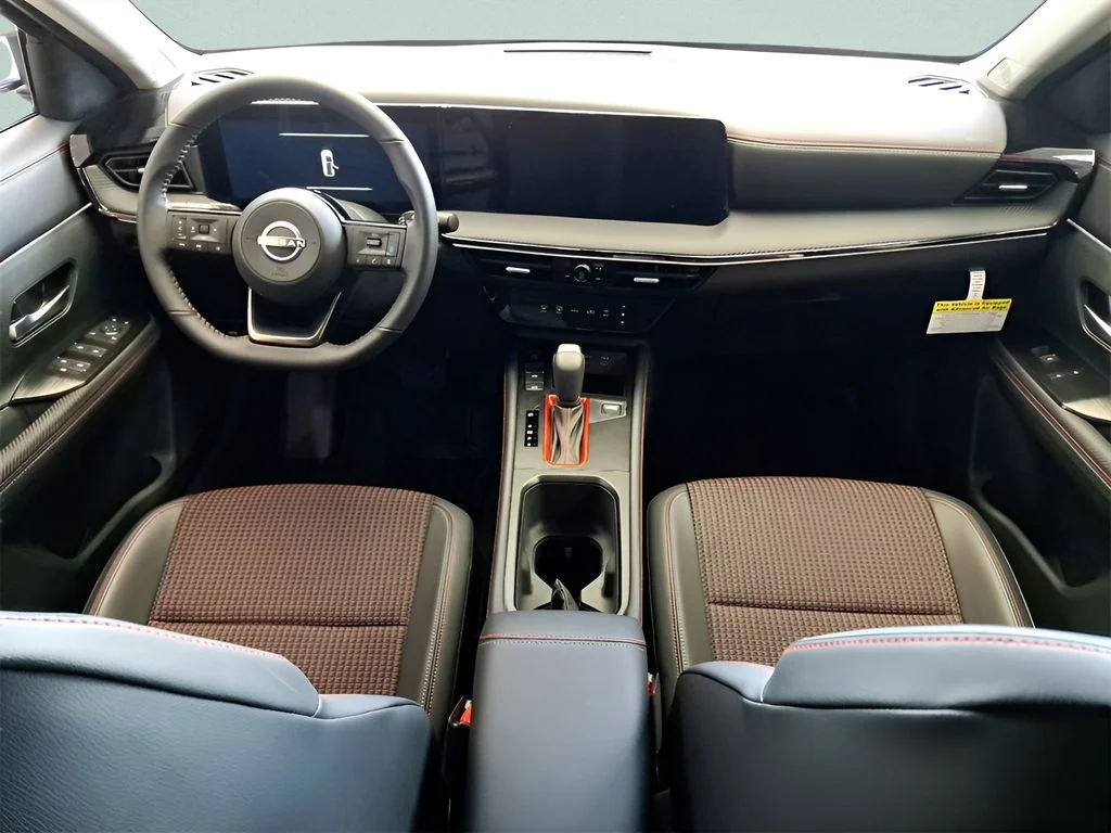 Used 2025 White Nissan SR image 19