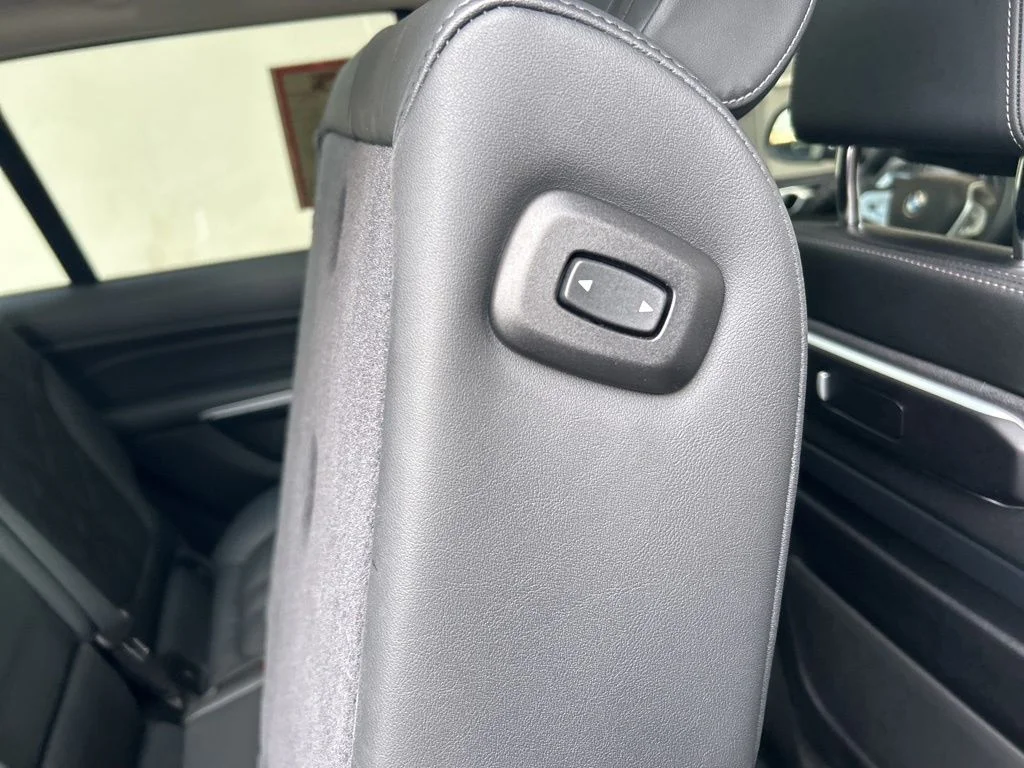 Used 2024 Black BMW xDrive40i image 42