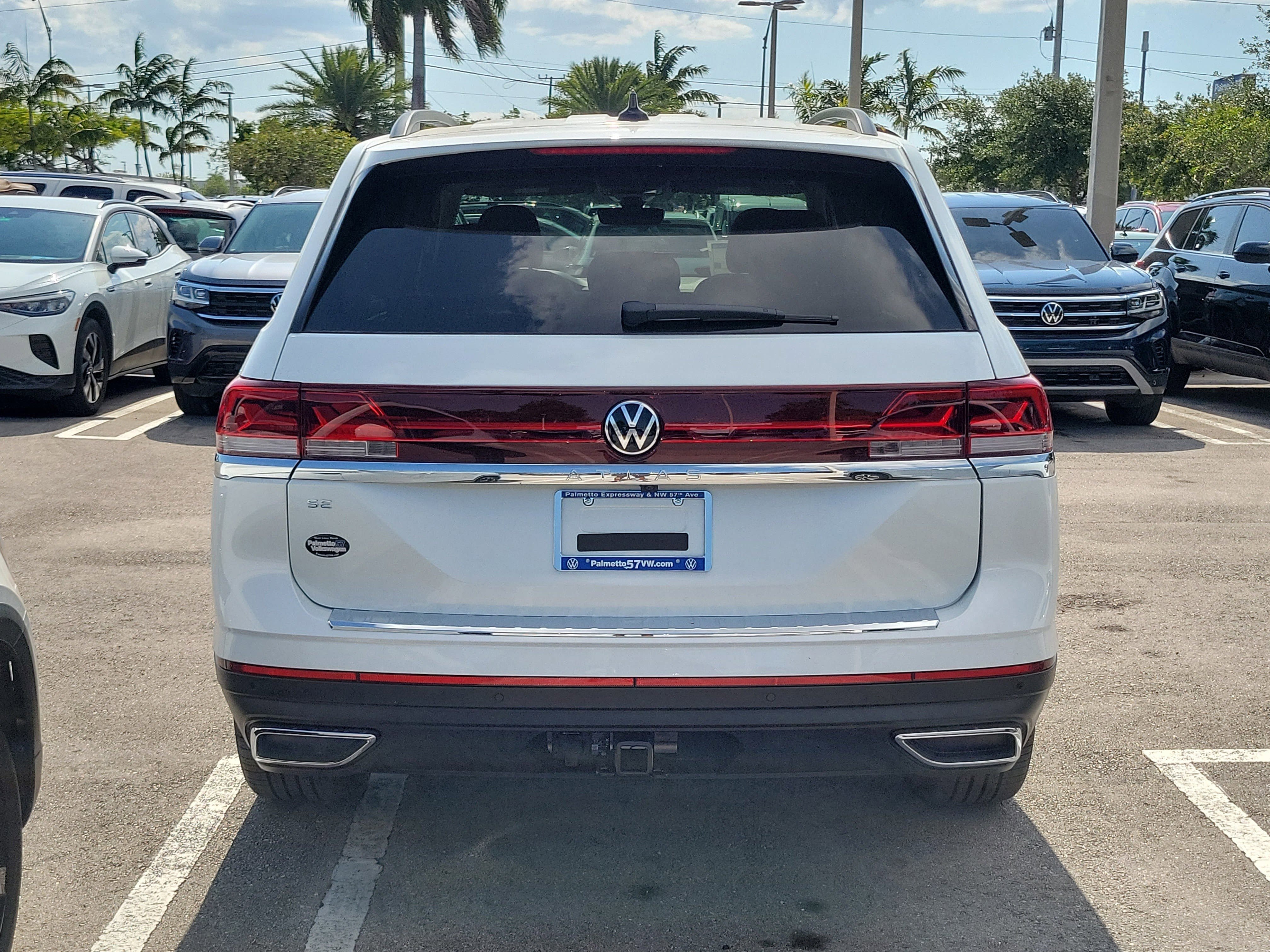 New 2026 White Volkswagen 2.0T SE w/Technology image 4