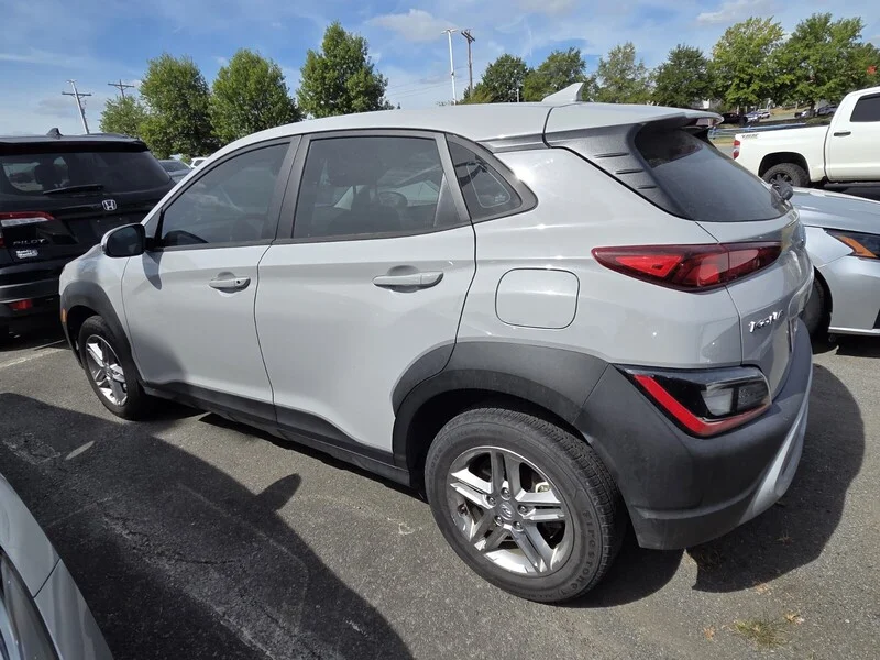 Used 2023 Silver HYUNDAI SE Auto AWD image 2