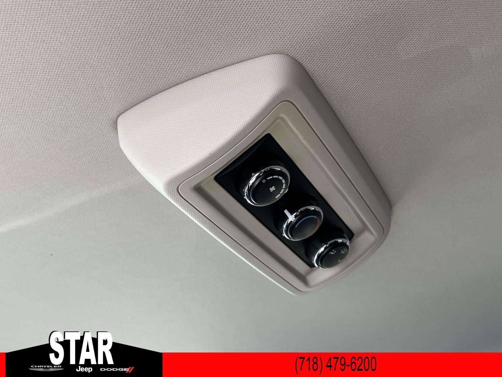 Used 2012 Dark Charcoal Pearl Dodge SE image 12