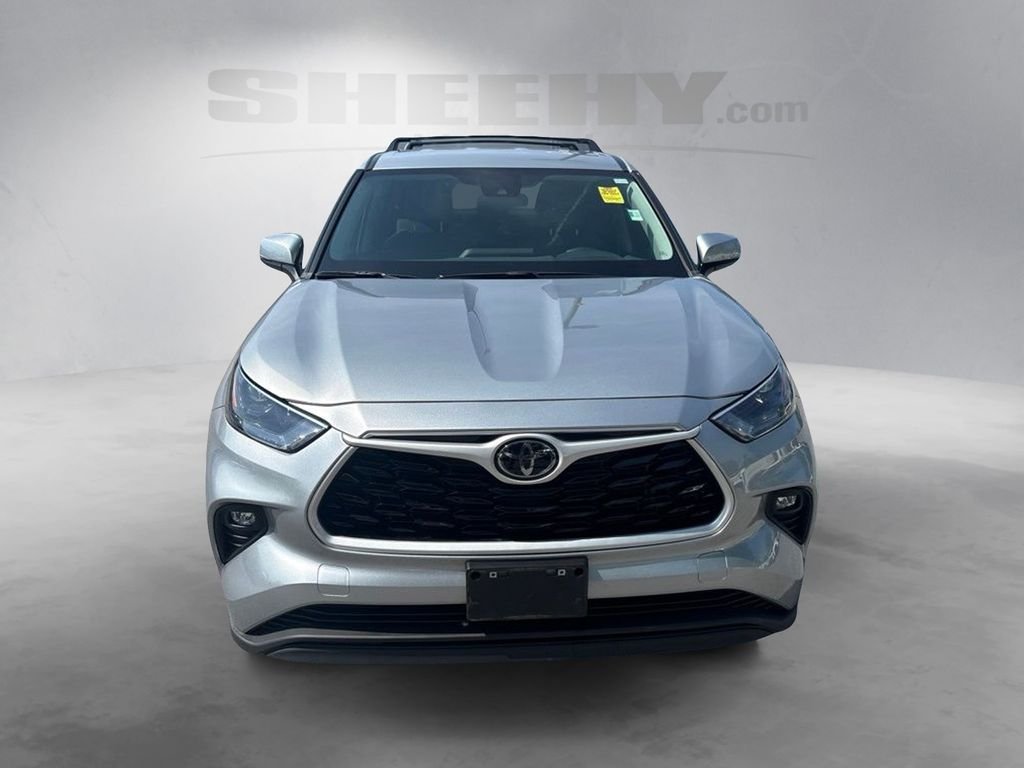 Used 2023 Silver Toyota LE image 16