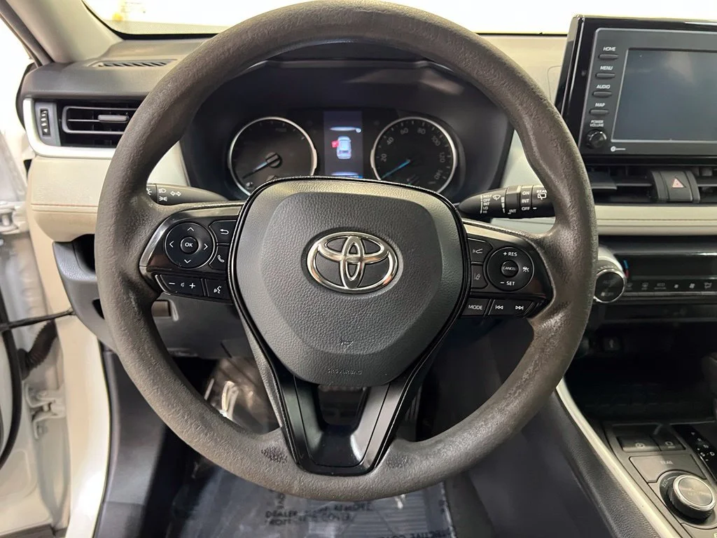 Certified Used 2022 White Toyota XLE image 19