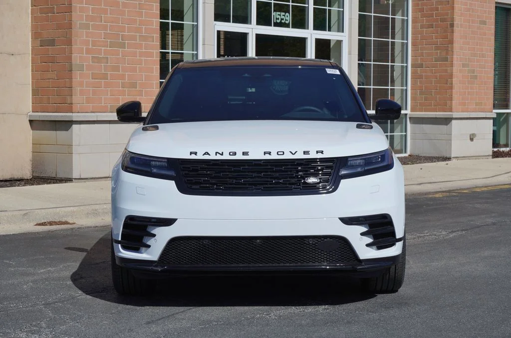 Certified Used 2026 White Land Rover Dynamic SE image 4