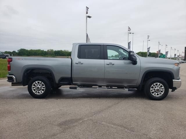 Used 2025 Gray Chevrolet LT image 4