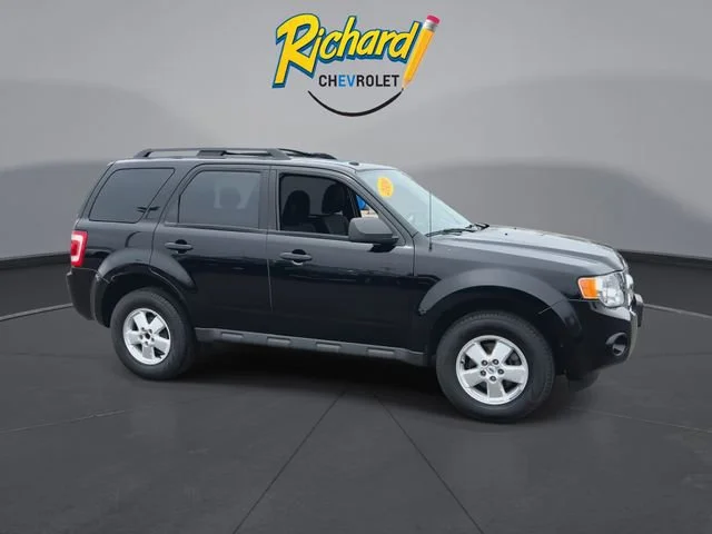 Used 2009 Ford Escape XLT with VIN 1FMCU03769KD04439 for sale in Cheshire, CT