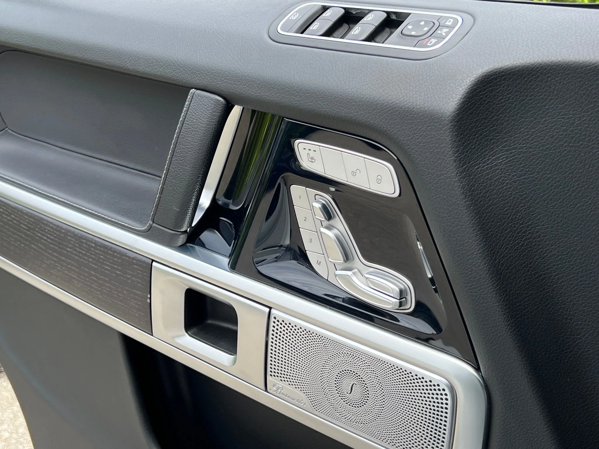 Used 2021 White Mercedes-Benz G 550 image 34