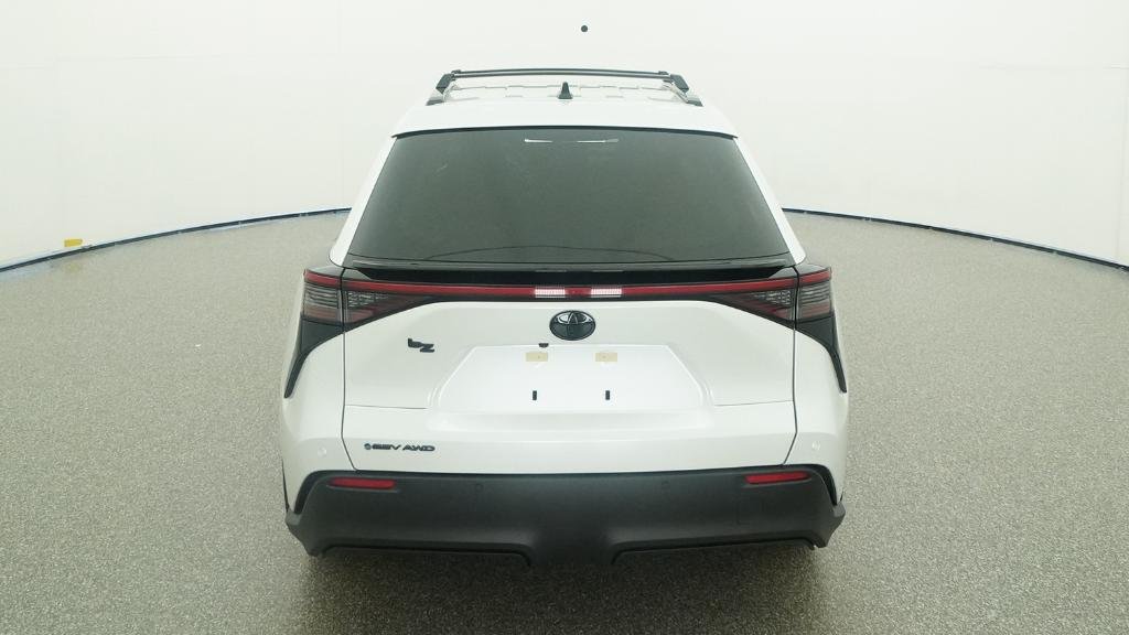 New 2026 Wind Chill Pearl Toyota XLE image 18