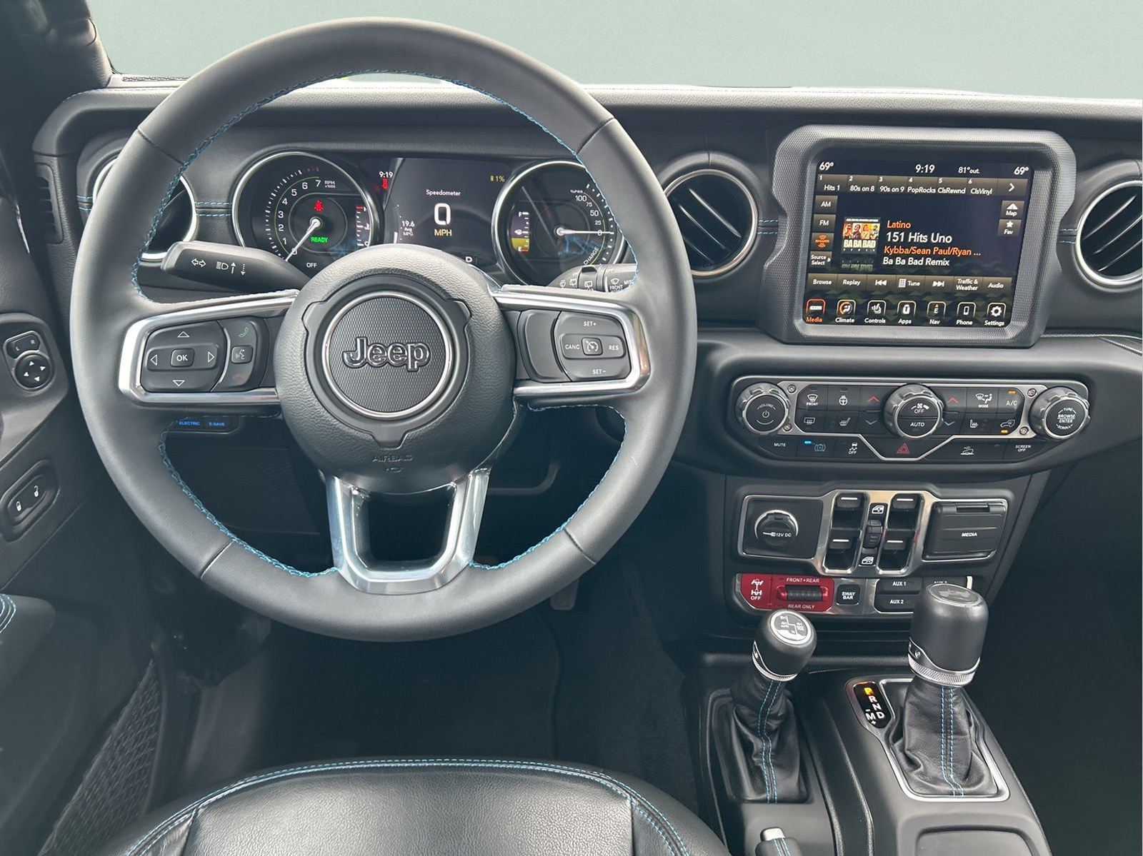 Used 2023 Black Jeep  image 23