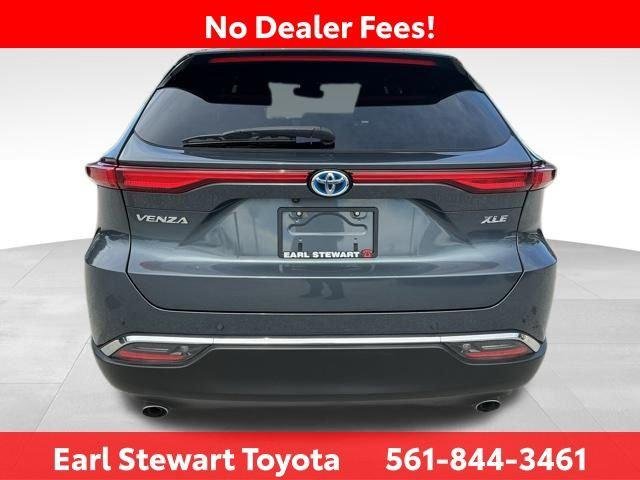 Certified Used 2024 COASTAL GRAY METALLI Toyota  image 6