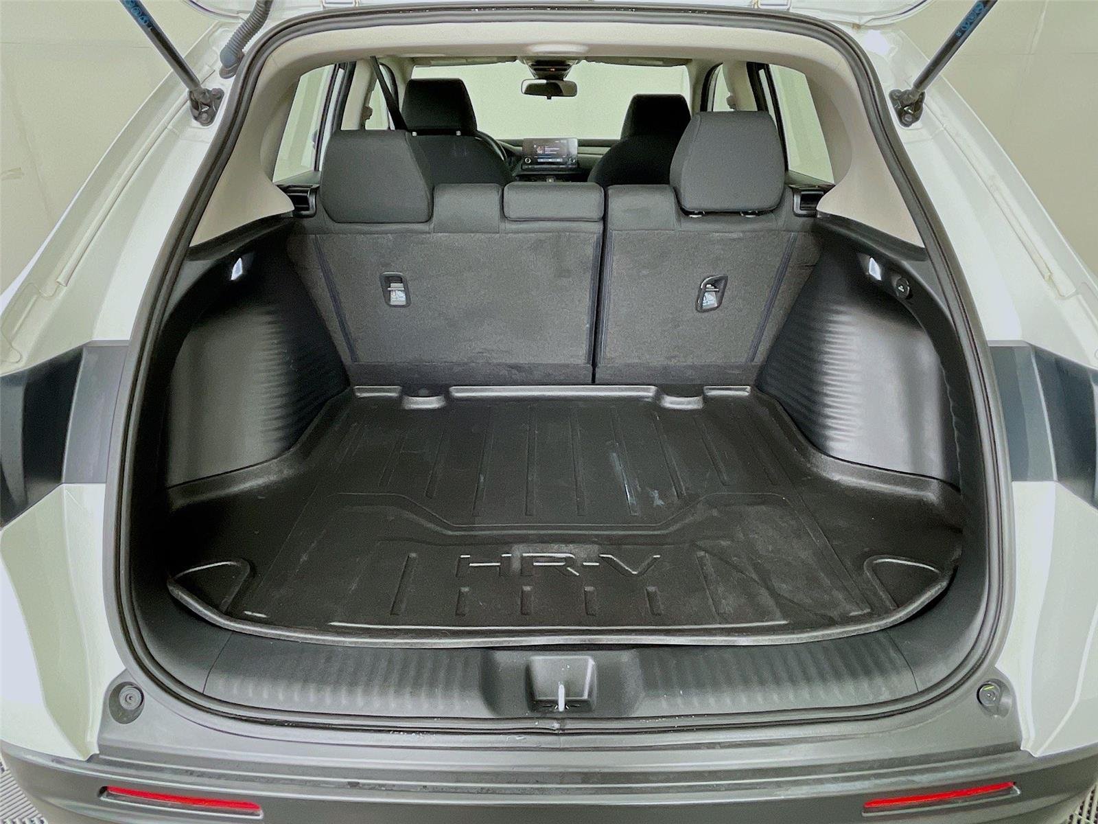 Used 2023 Platinum White Pearl Honda LX image 26
